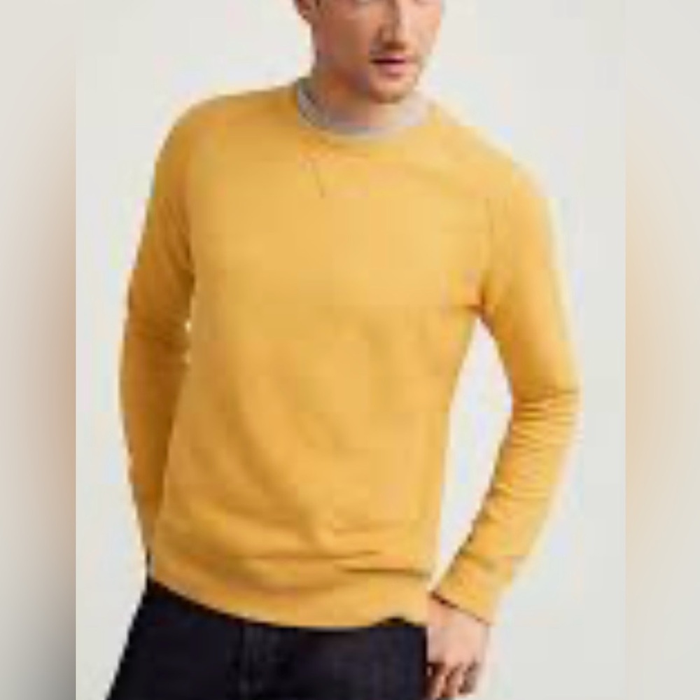 Uniqlo Butter Yellow crewneck Sweatshirt Size S